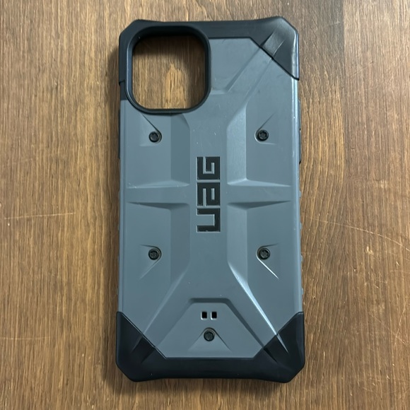 iPhone 12 case Urban Armour Gear - Picture 1 of 2